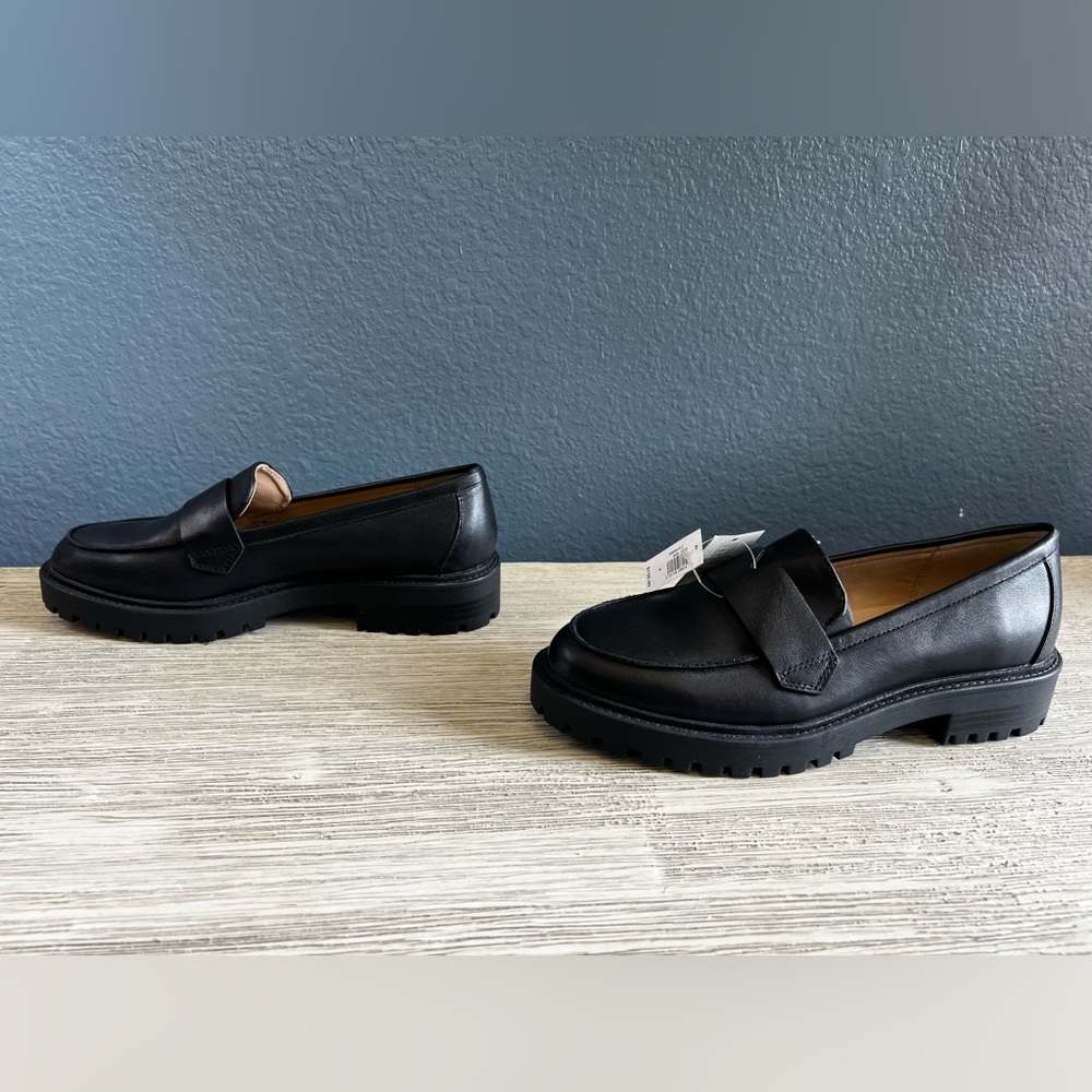 🟣🆕 Banana Republic Black Leather Vee Strap Lug Sole Loafers FINAL PRICE🟣